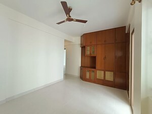 Room in 3 BHK Apartment at Klassik Nest, Hsr Layout – for Rent