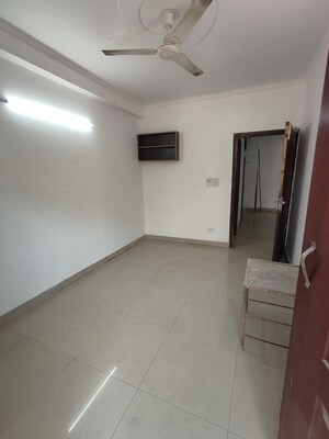 Room in 3 BHK Builder Floor at Malviya Nagar – for Rent