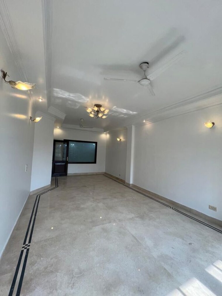 Room, chittaranjan park 3 Bedroom 250 Sq.Yd. Builder Floor In Chittaranjan Park Delhi 10189127