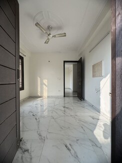 1 BHK + Servant Room Apartment For Rent in Chattarpur