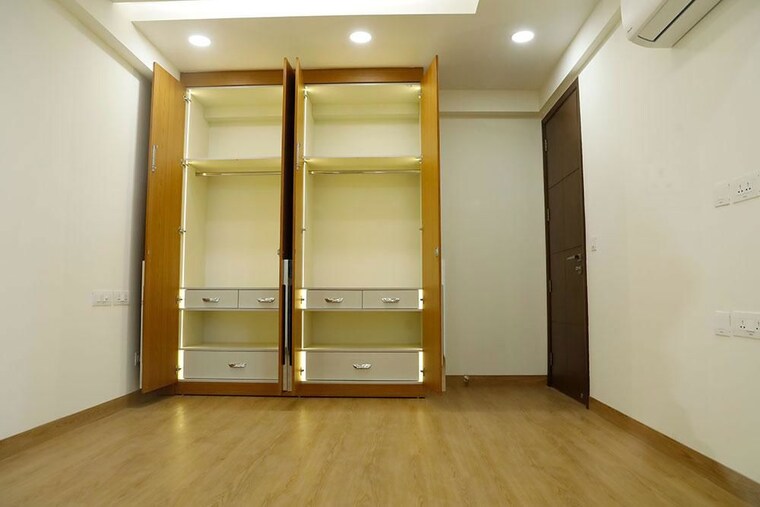 Room, sarvapriya vihar 3 Bedroom 233 Sq.Yd. Builder Floor In Sarvapriya Vihar Delhi 10189133