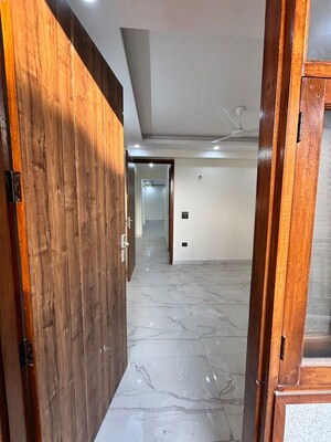 Building Lobby in 3 BHK Builder Floor at Palm Residency Chhatarpur, Chattarpur – for Rent