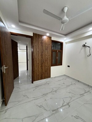 Room in 3 BHK Builder Floor at Palm Residency Chhatarpur, Chattarpur – for Rent