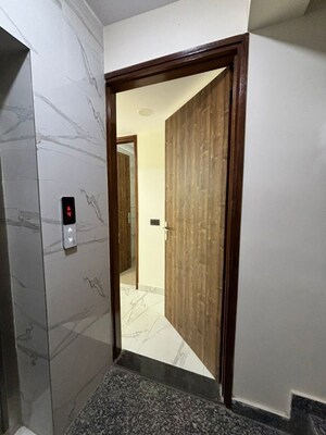 Building Lobby in 3 BHK Builder Floor at Palm Residency Chhatarpur, Chattarpur – for Rent