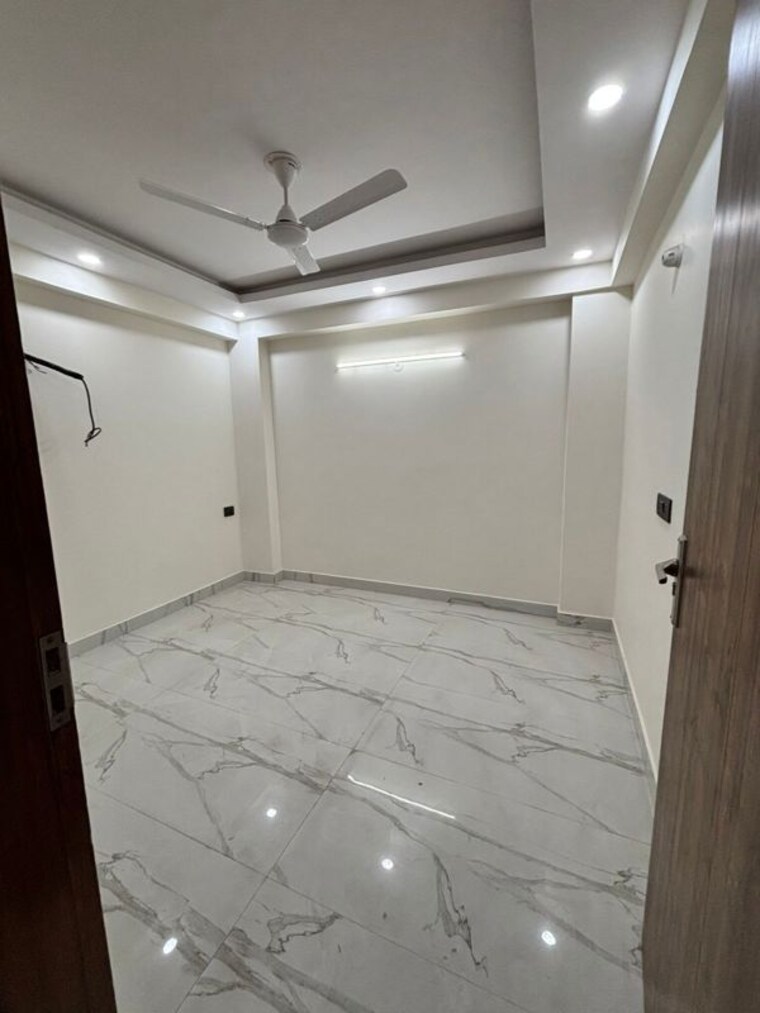 Bathroom, palm-residency-chhatarpur 3 Bedroom 1100 Sq.Ft. Builder Floor In Chattarpur Delhi 10189139