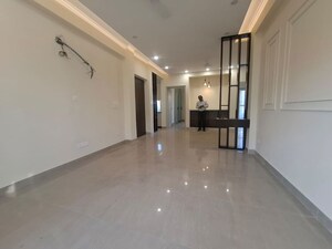 Room in 2 BHK Apartment at Suncity Avenue 76, Sector 76 – for Sale