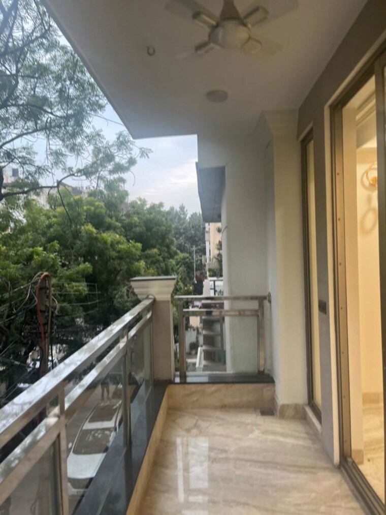 Balcony, greater kailash i 3 Bedroom 208 Sq.Yd. Builder Floor In Greater Kailash I Delhi 10189145