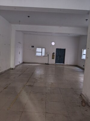  Warehouse For Rent in Sector 63