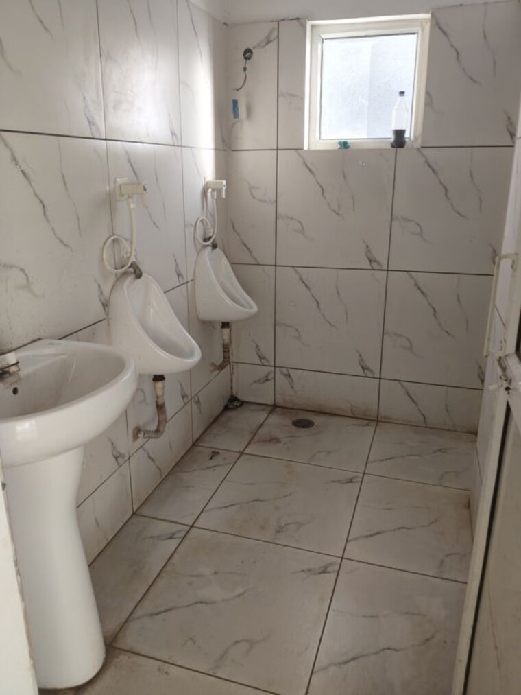 Floor Plan, sector 63 Commercial Warehouse 6500 Sq.Yd. In Sector 63 Noida 10189146