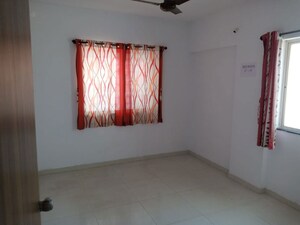 Room in 2 BHK Builder Floor at Shradha Garden 4, Pimpri Chinchwad Pcmc – for Rent