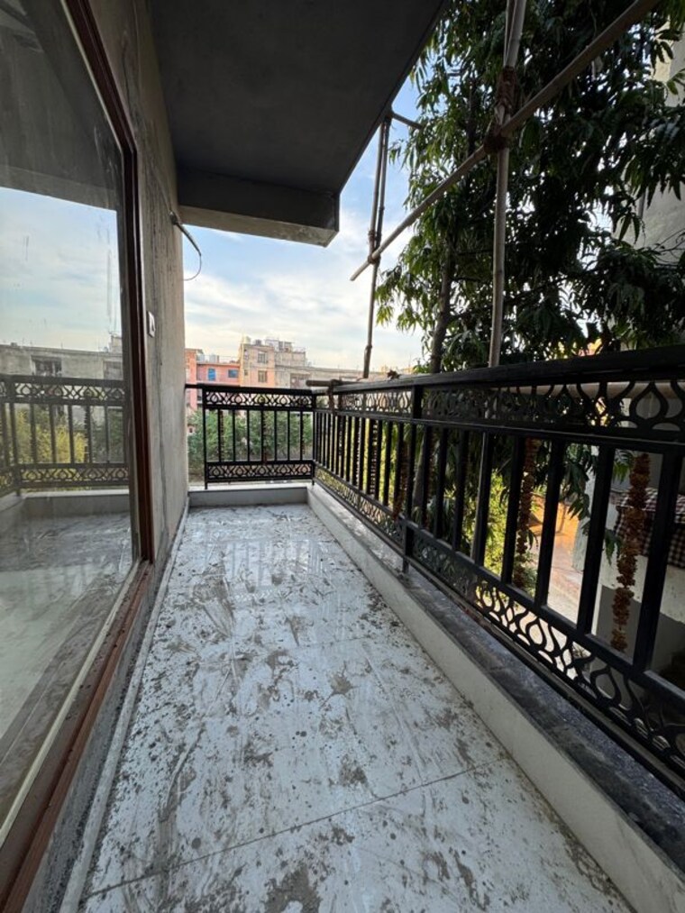 Balcony, palm-residency-chhatarpur 3 Bedroom 1500 Sq.Ft. Apartment In Chattarpur Delhi 10189158