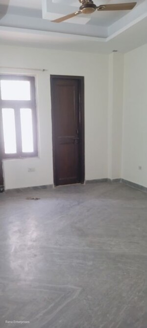 Room in 2 BHK Builder Floor at Ansal Plaza Sector-23, Sector 23 – for Rent