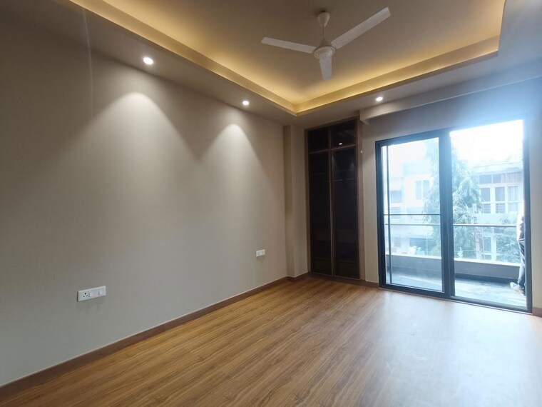 Room, greater kailash i 3 Bedroom 208 Sq.Yd. Builder Floor In Greater Kailash I Delhi 10189171