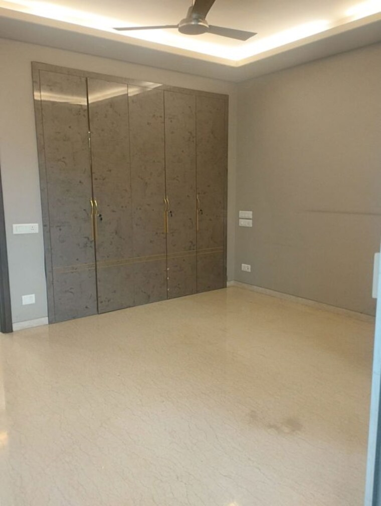 Room, greater kailash i 3 Bedroom 208 Sq.Yd. Builder Floor In Greater Kailash I Delhi 10189173