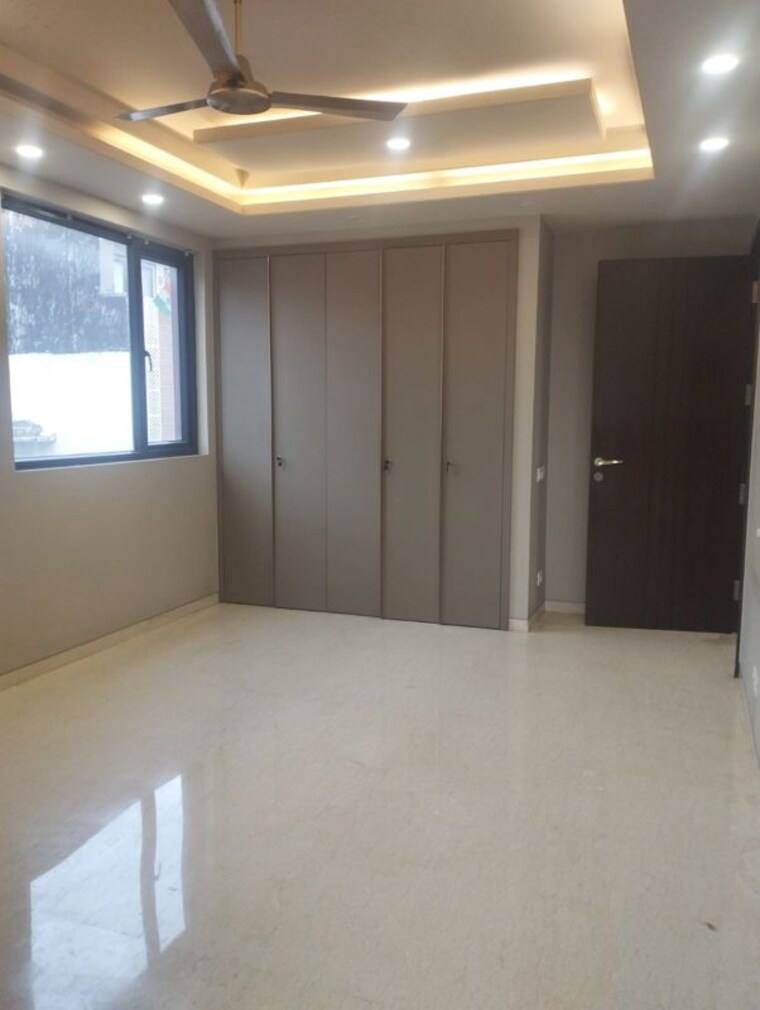 Room, greater kailash i 3 Bedroom 208 Sq.Yd. Builder Floor In Greater Kailash I Delhi 10189173