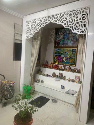 Balcony in 3 BHK Apartment at Apna Enclave, Sector 4 – for Rent