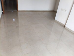 Room in 2 BHK Apartment at Sheth Montana, Mulund West – for Rent