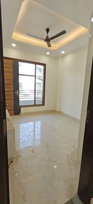 Room in 3 BHK Builder Floor at RPS Palm Drive, Sector 88 – for Rent