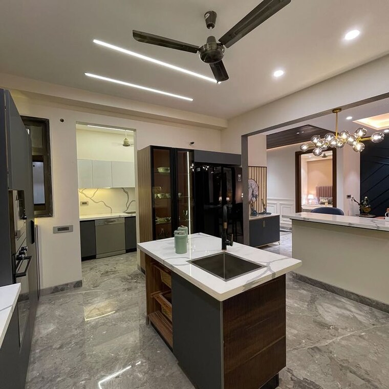 Kitchen, ashok vihar 3 Bedroom 200 Sq.Yd. Builder Floor In Ashok Vihar Delhi 10189211