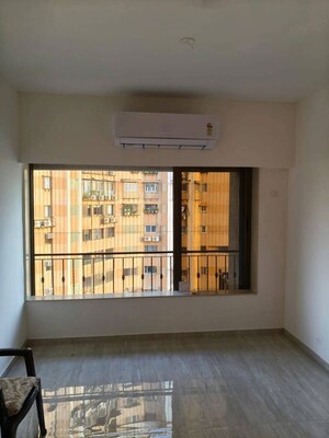 Room in 2 BHK Apartment at Elegance Apartment, Versova – for Rent