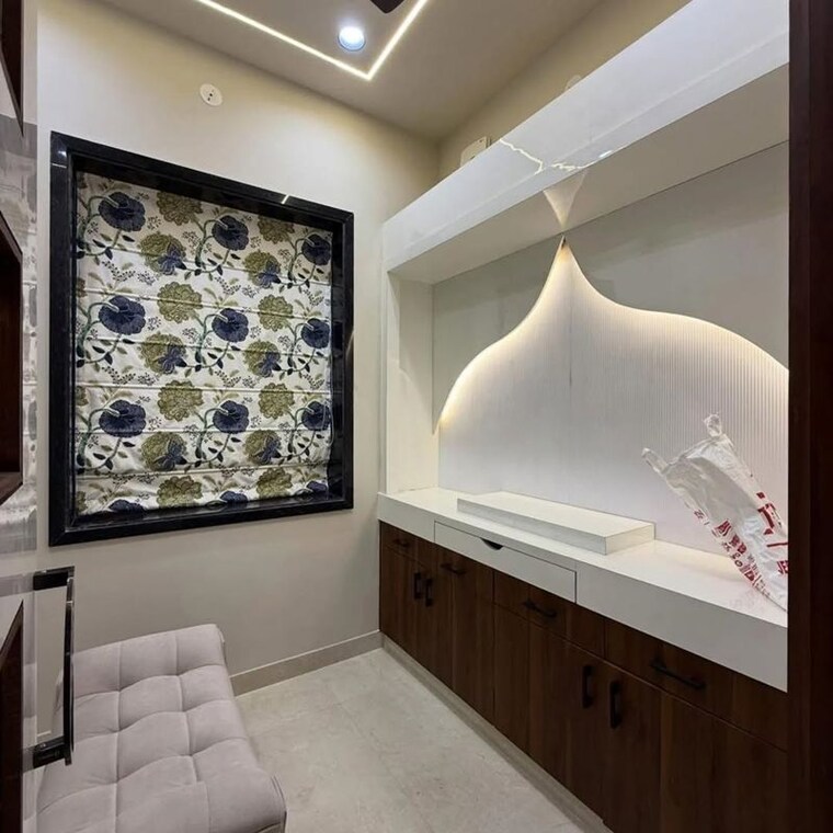 Room, civil lines 6+ Bedroom 500 Sq.Yd. Villa In Civil Lines Delhi 10189221