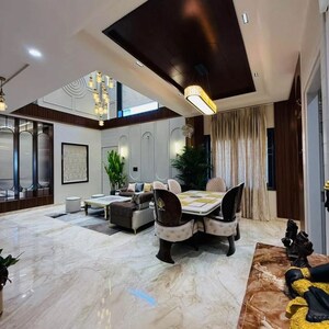 Living Room in 6+ BHK Villa at Civil Lines – for Sale