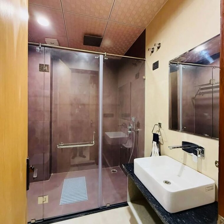 Study Room, civil lines 6+ Bedroom 500 Sq.Yd. Villa In Civil Lines Delhi 10189221
