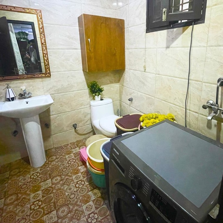 Attached Bathroom, shakti khand 2 3 Bedroom 1400 Sq.Ft. Builder Floor In Shakti Khand 2 Ghaziabad 10189247