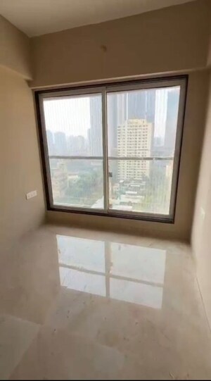 Room in 2.5 BHK Apartment at Haware Intelligentia Axis, Borivali East – for Rent