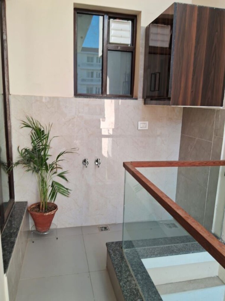 Balcony, bollywood-esencia 2 Bedroom 2000 Sq.Ft. Independent House In Ghazipur Zirakpur 10189260