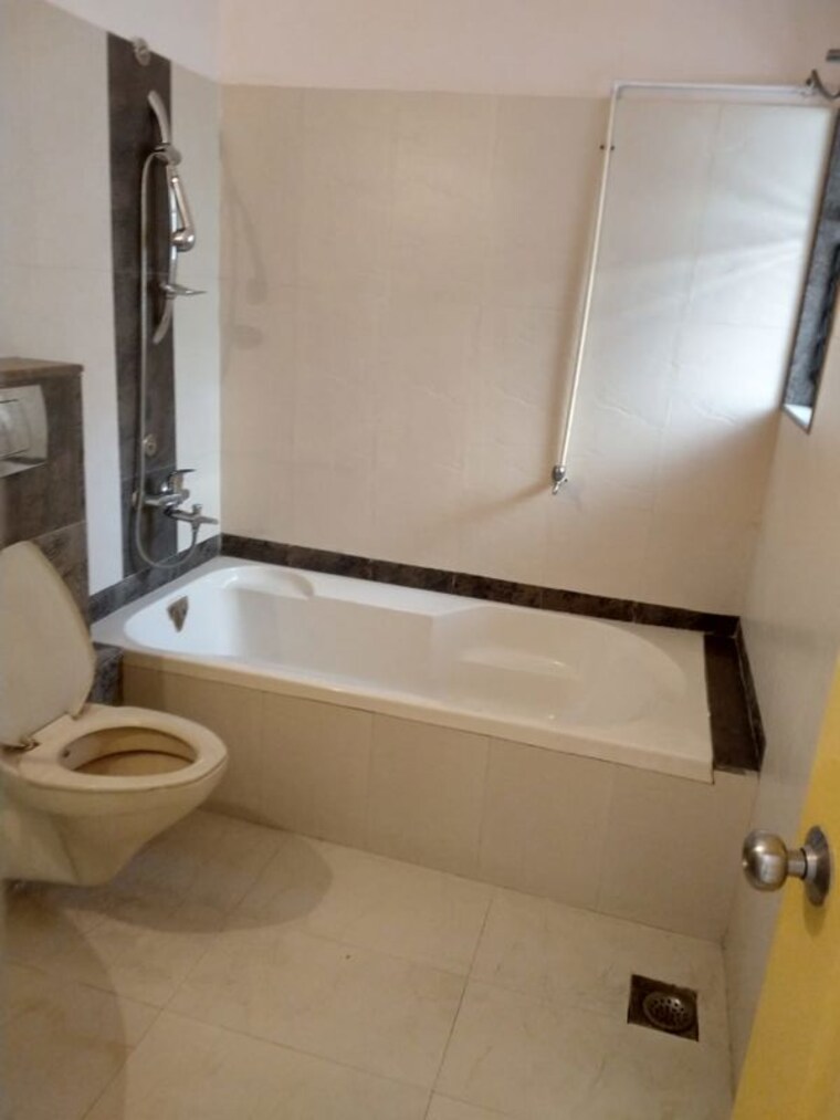 Bathroom, baner 3 Bedroom 2469 Sq.Ft. Apartment In Baner Pune 10189276