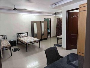 Room in  Pg at Kandivali East – for Rent
