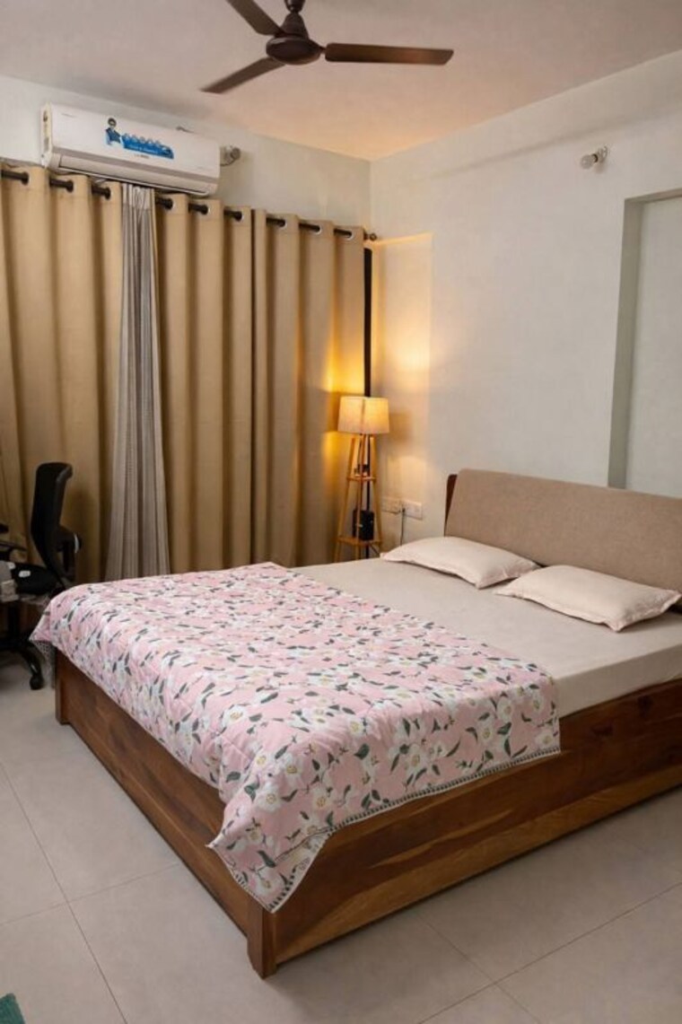 Bedroom, versova 3 Bedroom 1200 Sq.Ft. Apartment In Versova Mumbai 10189297
