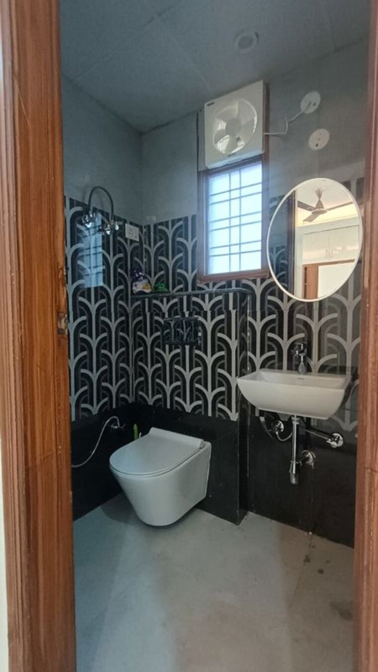 Bathroom, kohli-one-malibu-town 3 Bedroom 2000 Sq.Ft. Builder Floor In Sector 47 Gurgaon 10189305