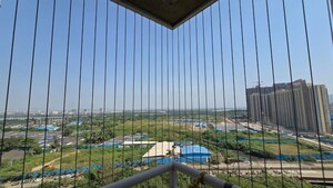 Swimming Pool in 2 BHK Apartment at Lodha Amara, Kolshet Road – for Sale