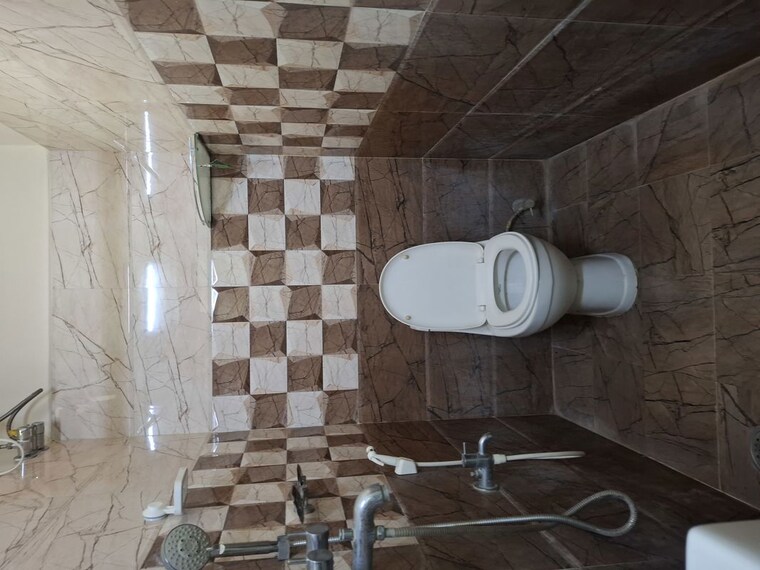 Bathroom, banjara hills 3 Bedroom 2000 Sq.Ft. Apartment In Banjara Hills Hyderabad 10189357