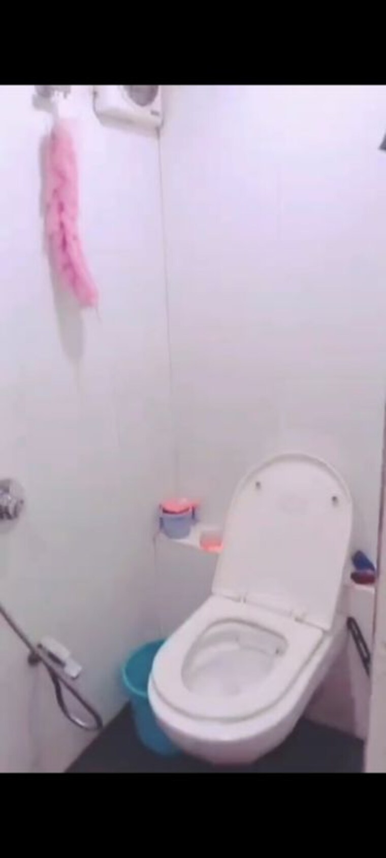 Bathroom, qamar-castle-chs 2.5 Bedroom 750 Sq.Ft. Apartment In Mazgaon Mumbai 10189362