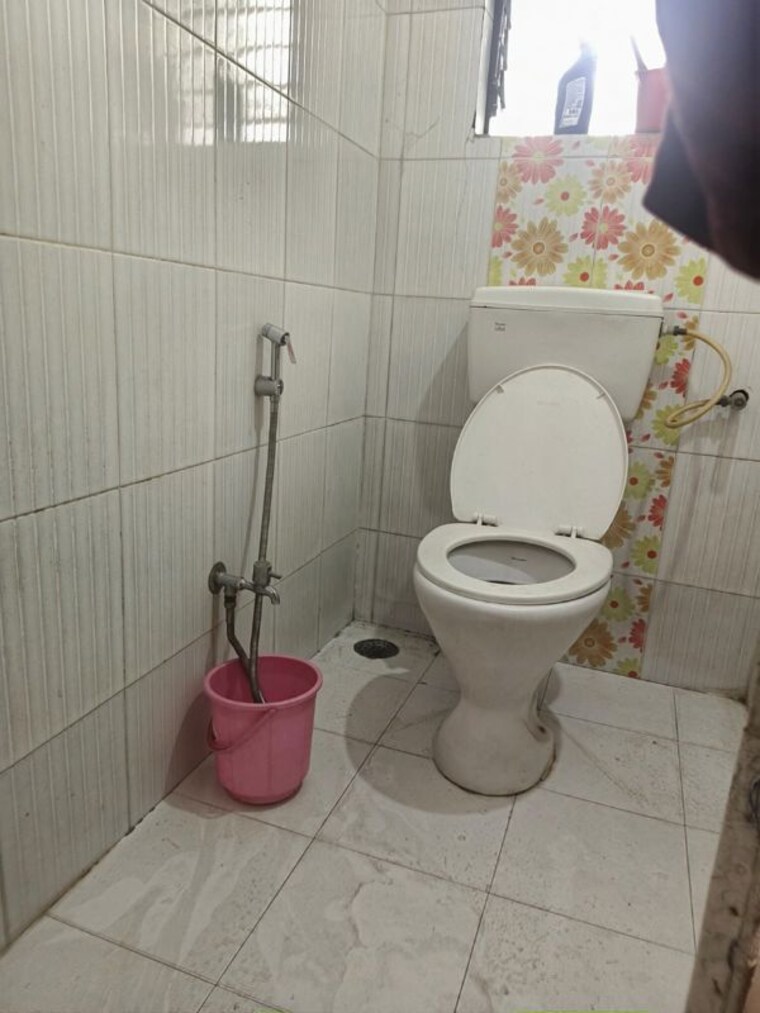 Bathroom, warje 2 Bedroom 1000 Sq.Ft. Apartment In Warje Pune 10189404