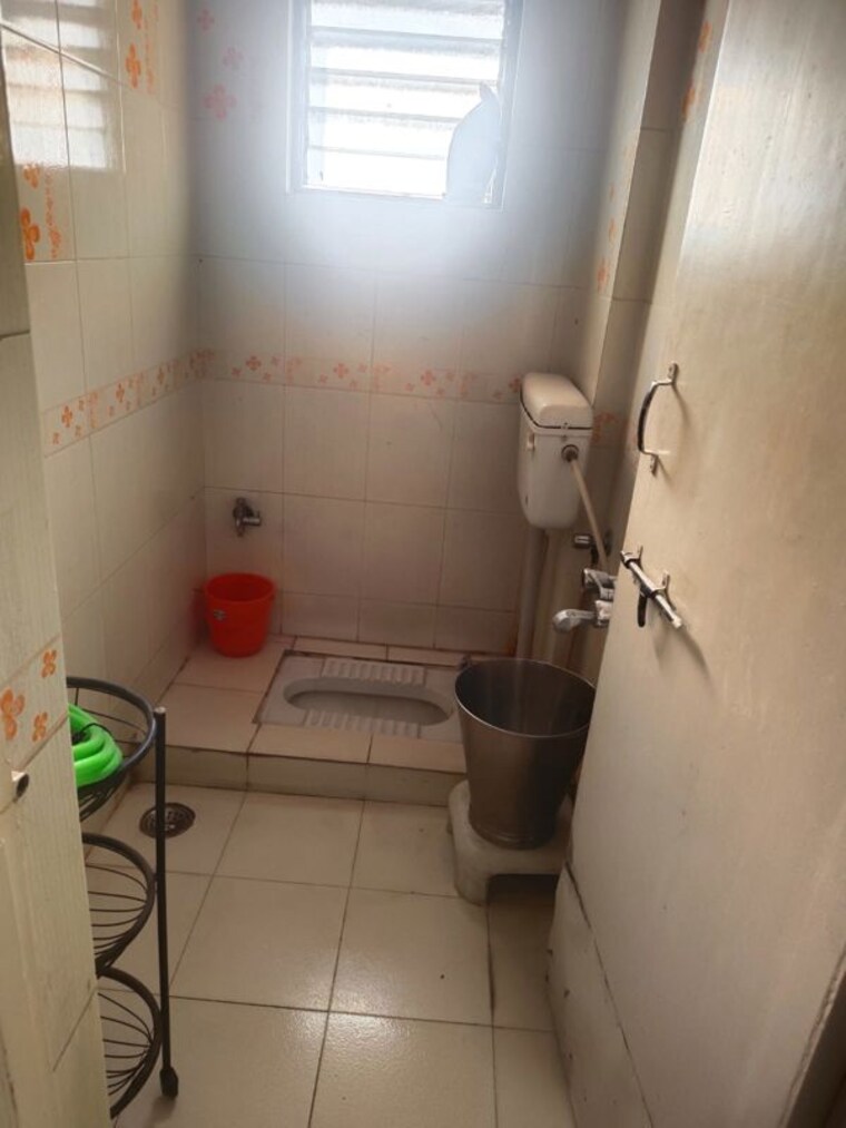 Bathroom, warje 2 Bedroom 1000 Sq.Ft. Apartment In Warje Pune 10189404