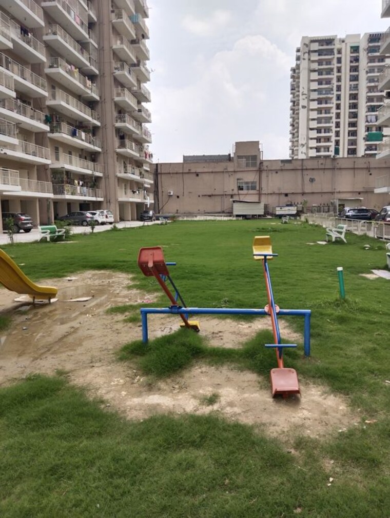 Garden, sector 85 2 Bedroom 500 Sq.Ft. Apartment In Sector 85 Faridabad 10189421