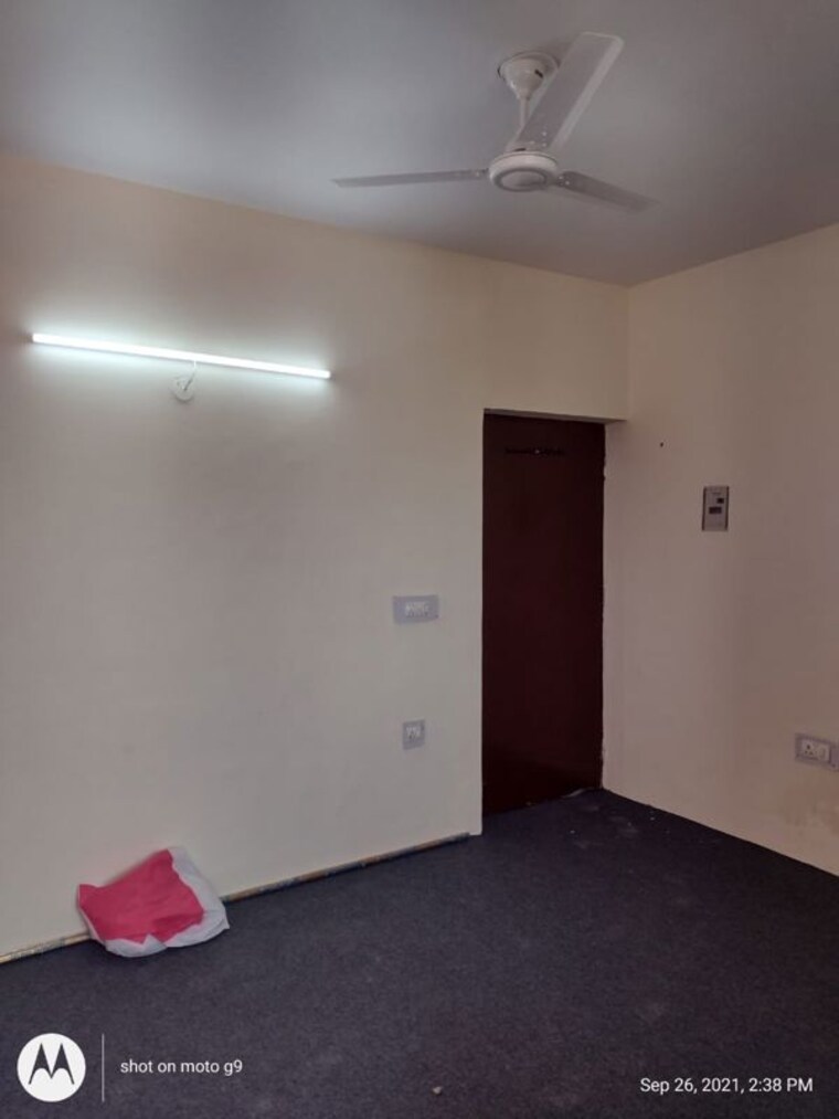 Room, srs-royal-hills 1 RK 200 Sq.Ft. Apartment In Sector 87 Faridabad 10189430