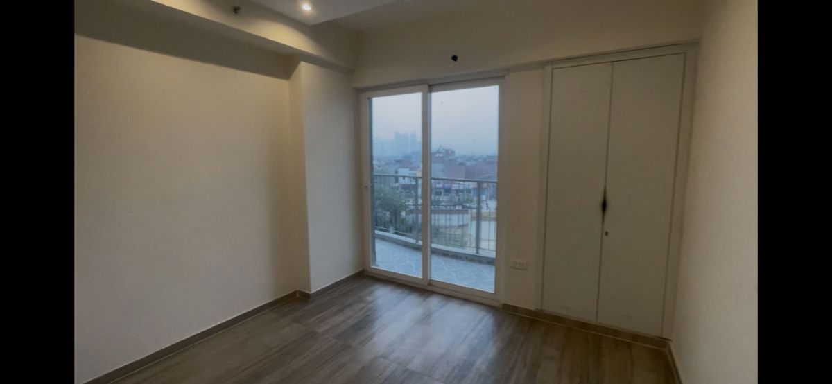 2.5 BHK + Study Room Apartment For Sale in Hawelia Valenova Park