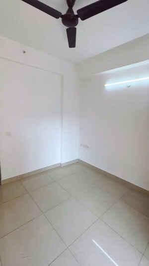 Room in 2 BHK Apartment at Amrapali Enchante, Tech Zone 4 Greater Noida – for Rent