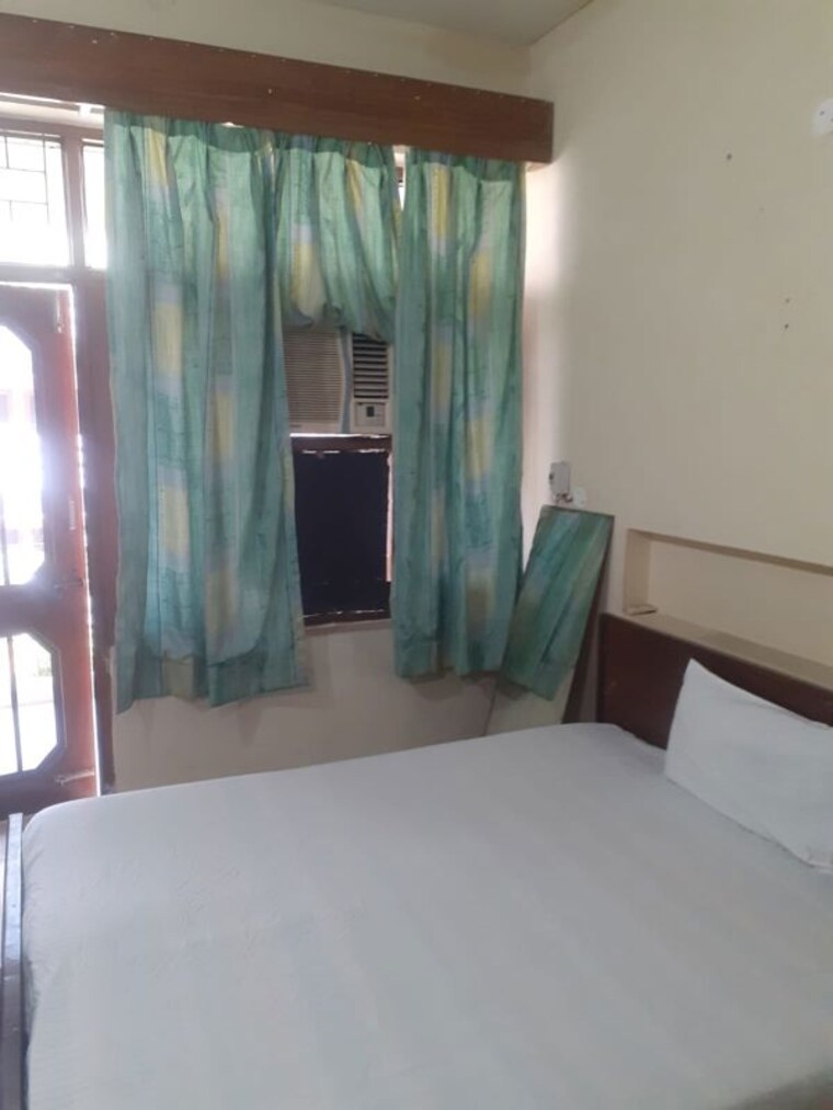Bedroom, sector 37 1 Bedroom 500 Sq.Ft. Builder Floor In Sector 37 Chandigarh 10189448