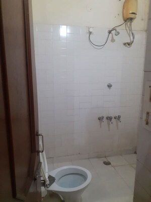 Bathroom in 1 BHK Builder Floor at Sector 37 – for Rent