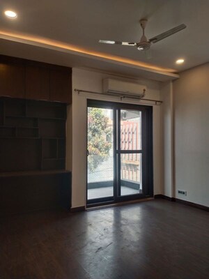 Room in 3 BHK Builder Floor at Sector 46 – for Rent