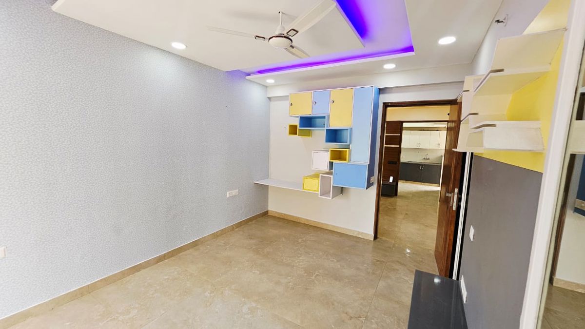 3.5 BHK + Servant Room Apartment For Sale in Sector 20