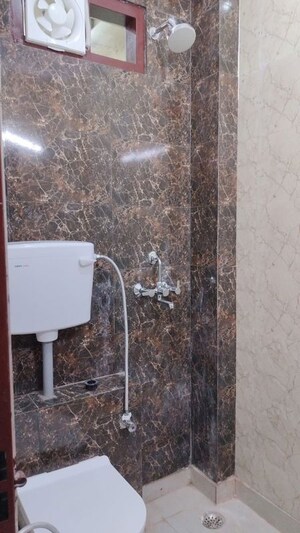 Bathroom in 2 BHK Builder Floor at RWA Residential Society, Sector 40 – for Rent