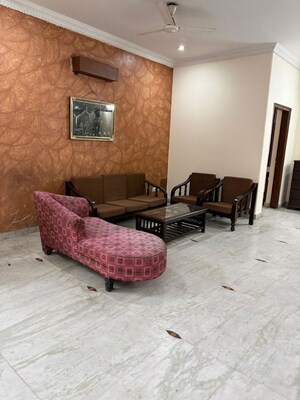 Living Room in Studio Independent House at Sector 56 – for Rent