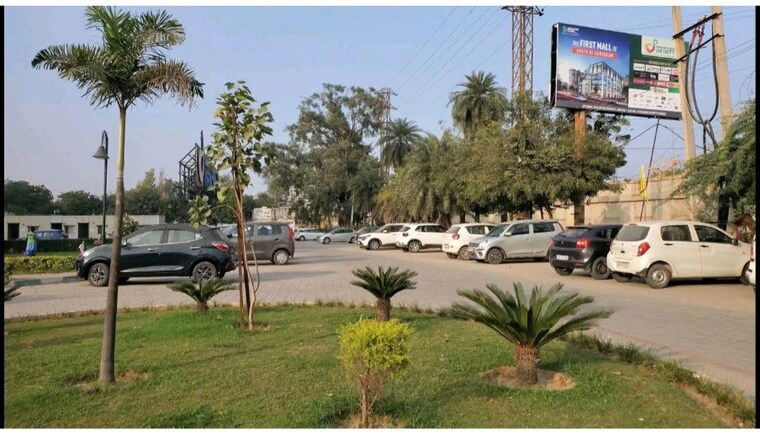 Garden, signature-the-serenas 2 Bedroom 583 Sq.Ft. Apartment In Sohna Sector 36 Gurgaon 10189538